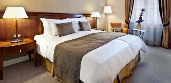 Standard-Zimmer im Grand Hotel Corinthia Budapest